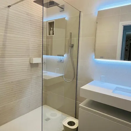 Central, Confort, Clim, 2 Chambres, Parking - 6e Daire *